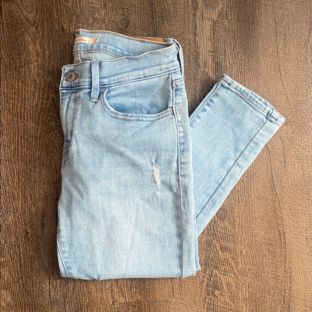 Levi’s Super Skinny Light Blue Distressed Women Jeans Size 27